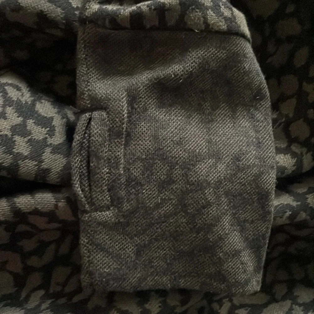 Kavu Deva Military Camo Print Long Sleeve Dress with Lebow Patches & Thumb Holes - Picture 7 of 10
